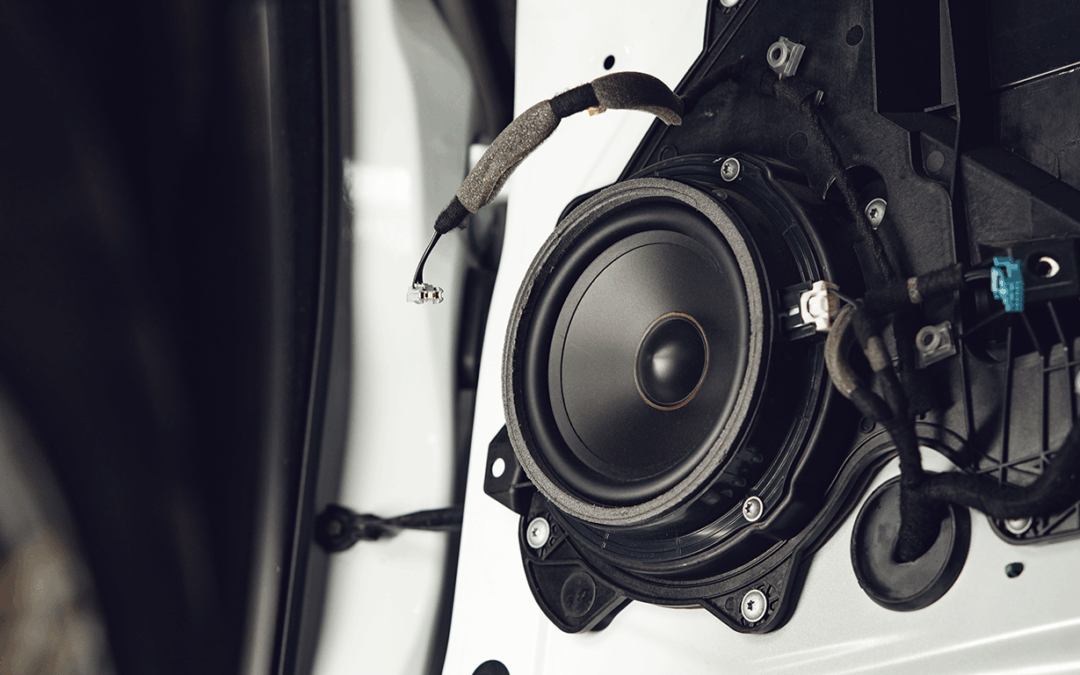 7 Verdades Sobre Telas de Som Automotiva para Acabamento Interno e Como Escolher o Material Ideal