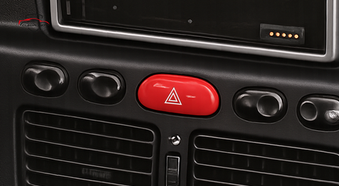 capa botão pisca alerta palio instalada no painel do carro